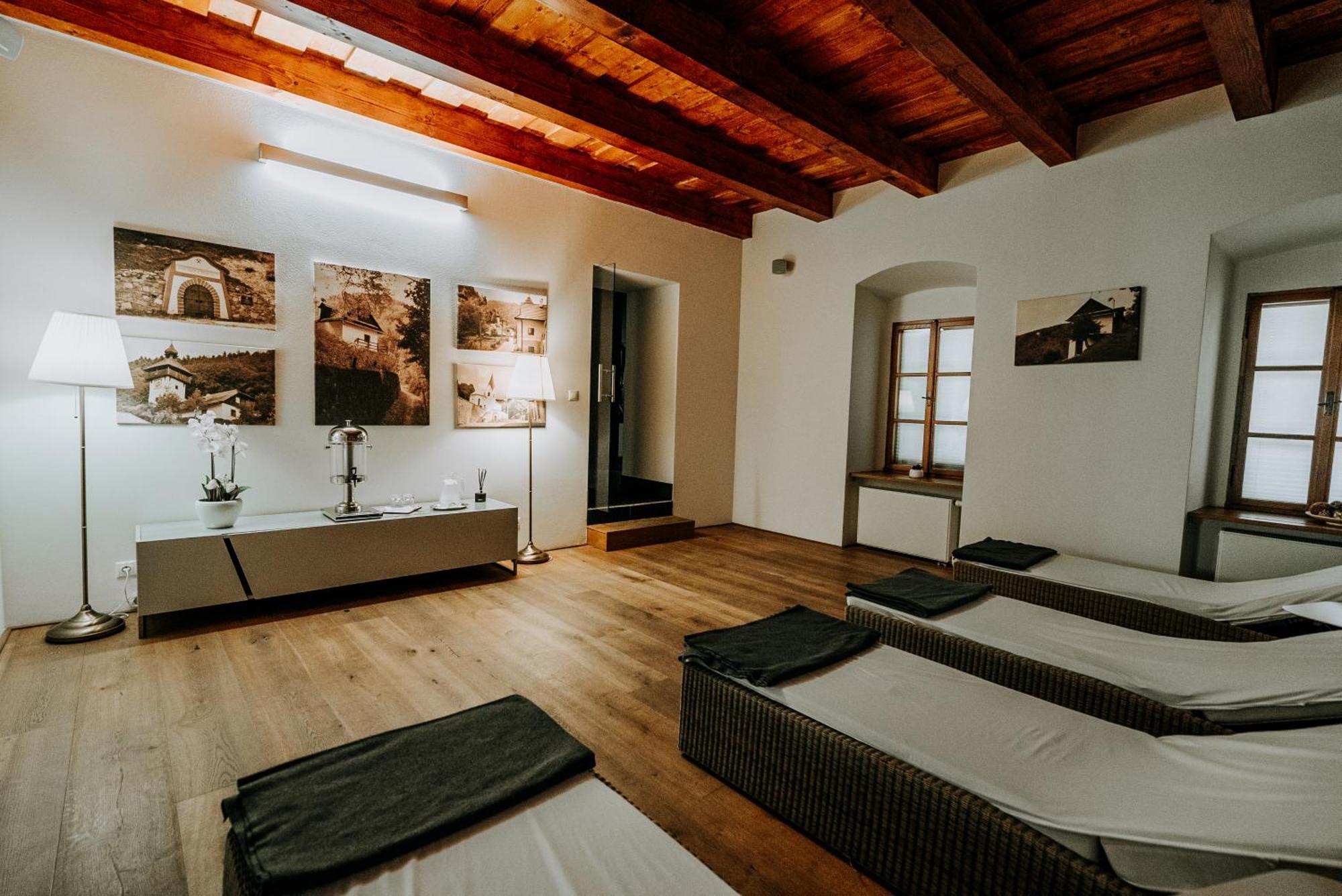 Penzion Bansky Dom Banská Štiavnica エクステリア 写真
