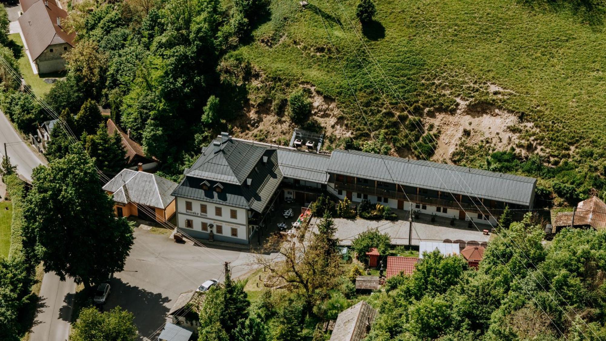 Penzion Bansky Dom Banská Štiavnica エクステリア 写真