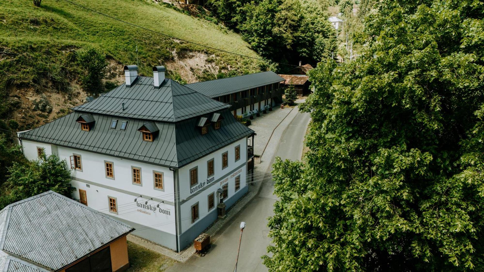 Penzion Bansky Dom Banská Štiavnica エクステリア 写真